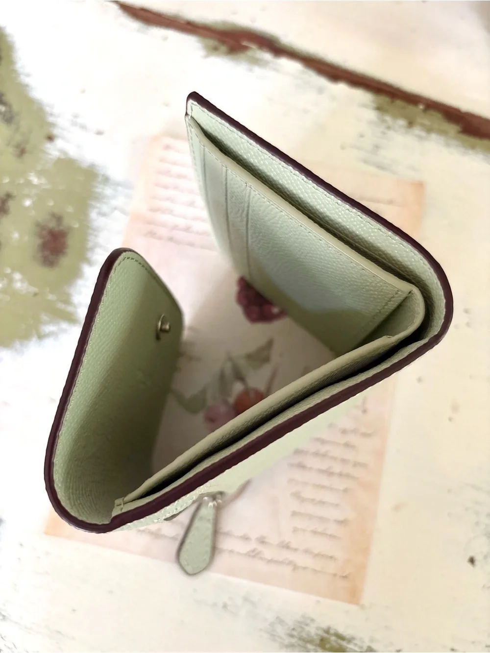 EUC Coach Small Trifold Wallet Leather Pale Pistachio Green Silver